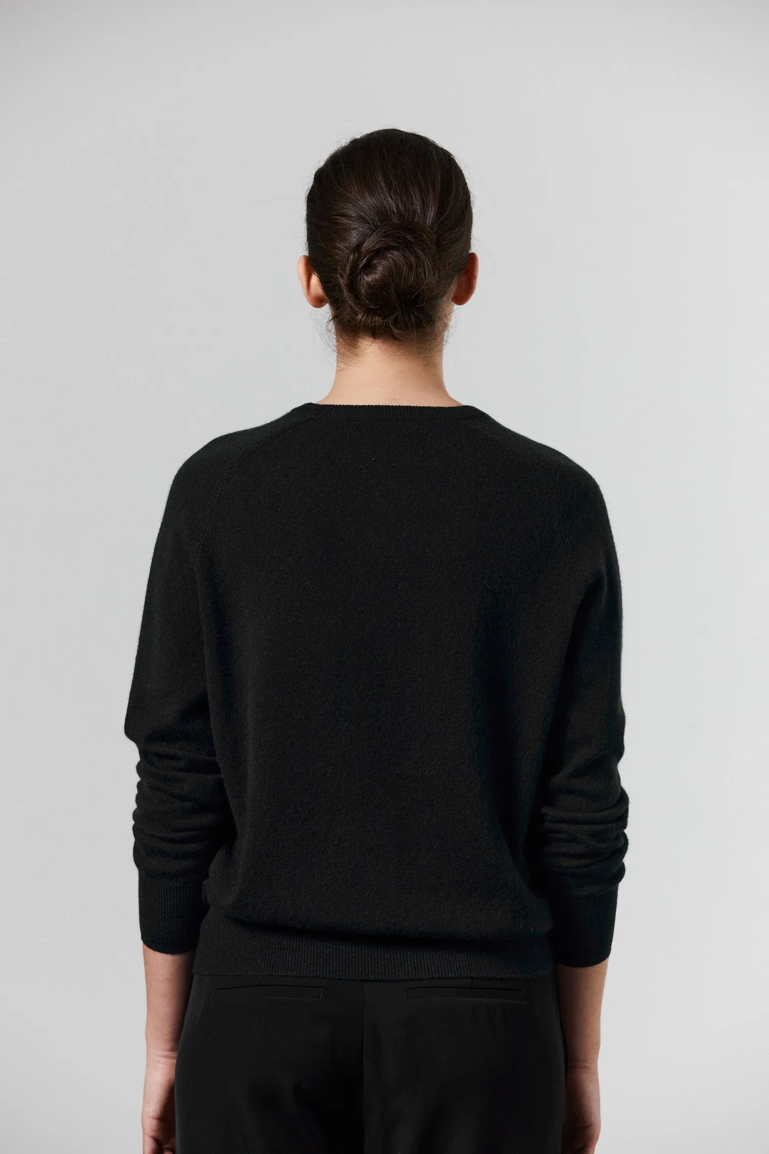 Amy Cashmere V-Neck - Black