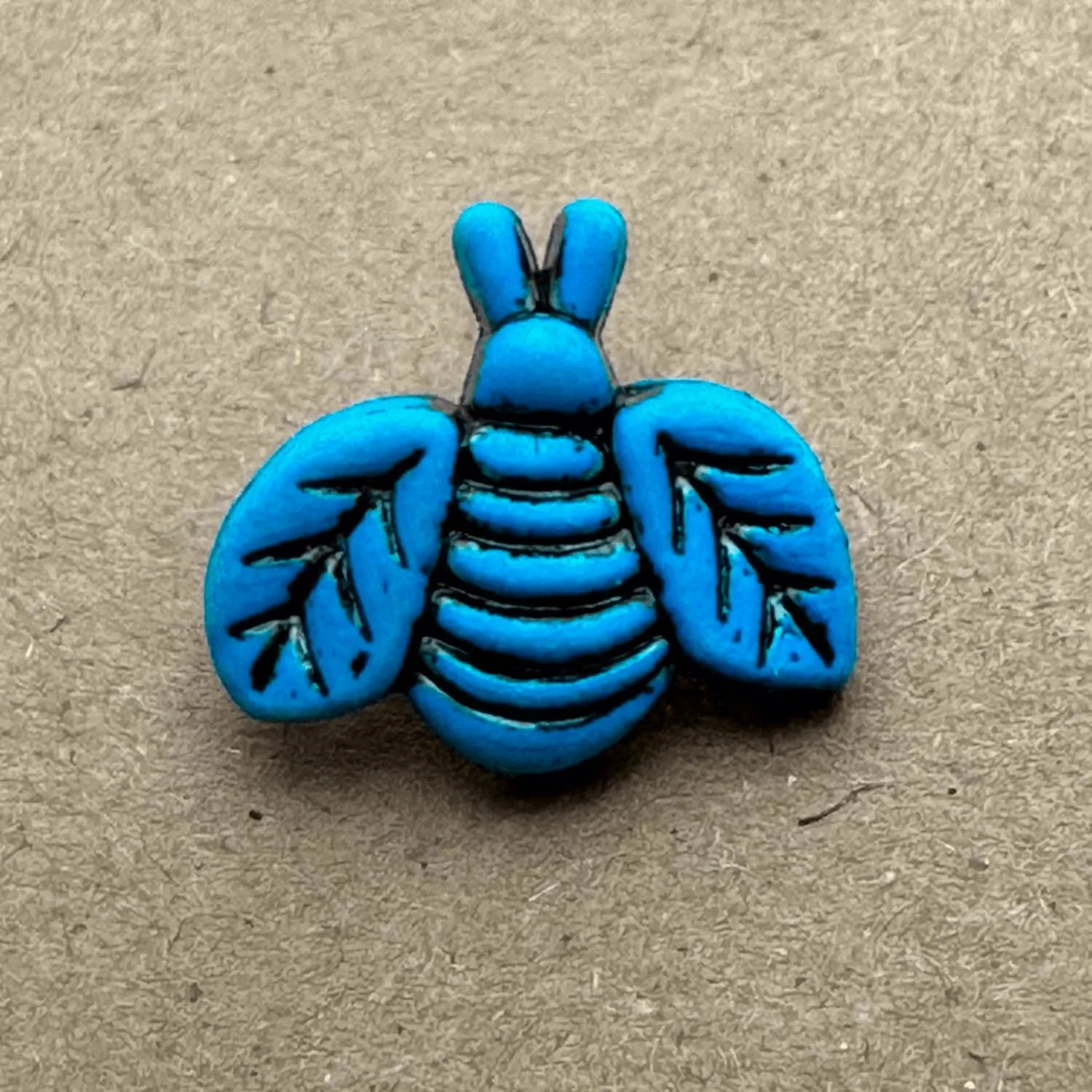 Bee Shank Button 19mm