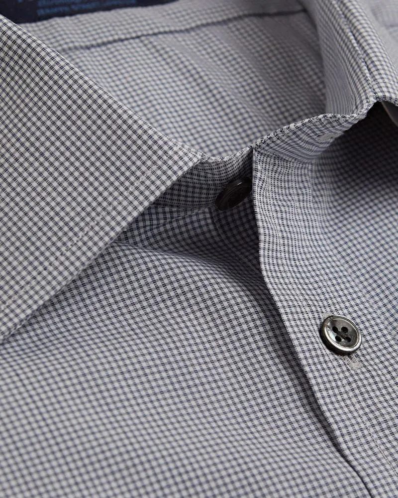 Contemporary Fit, Classic Collar, 2 Button Cuff Shirt in a Black & White Check Poplin Cotton