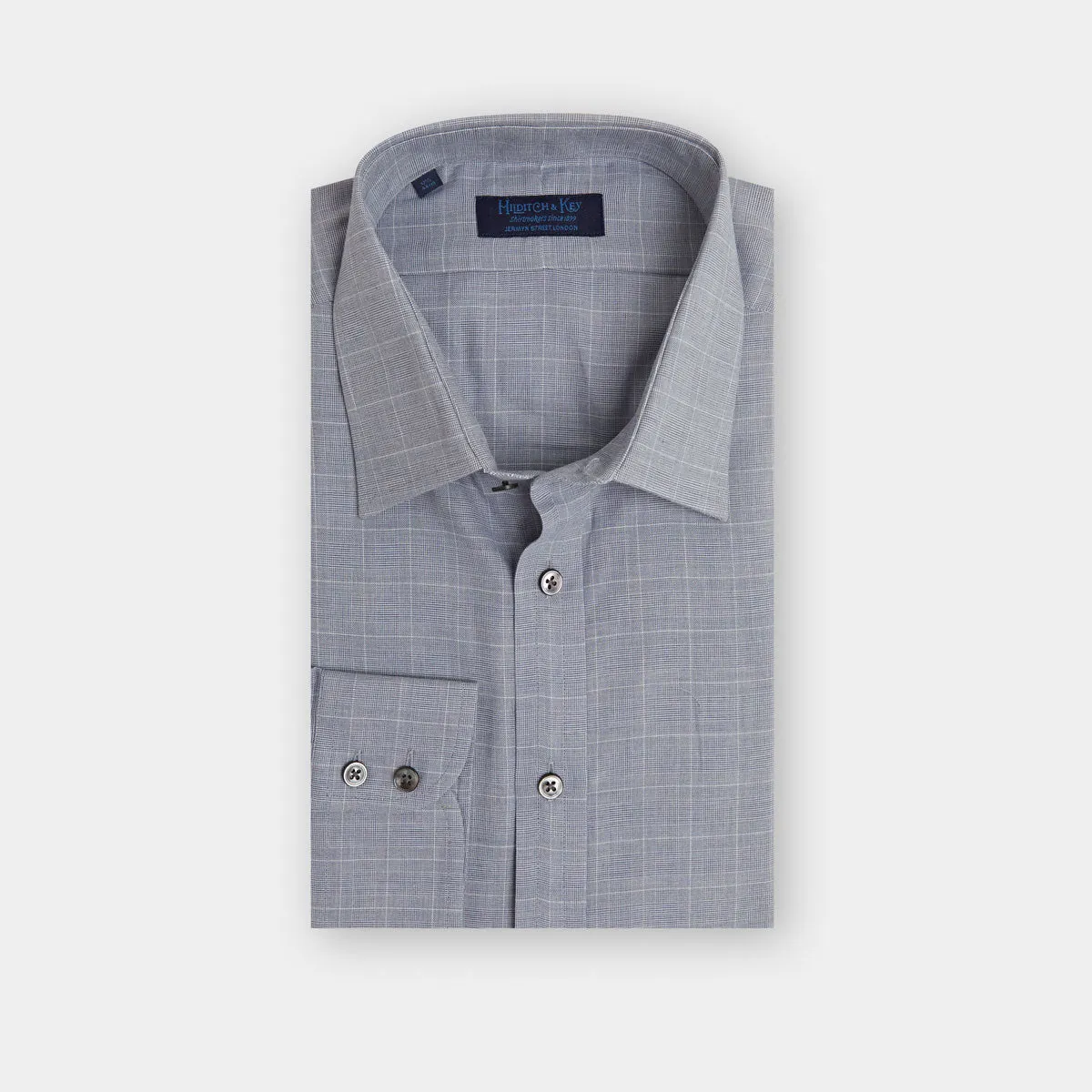 Contemporary Fit, Classic Collar, 2 Button Cuff Shirt in a Blue & White Check Twill Cotton