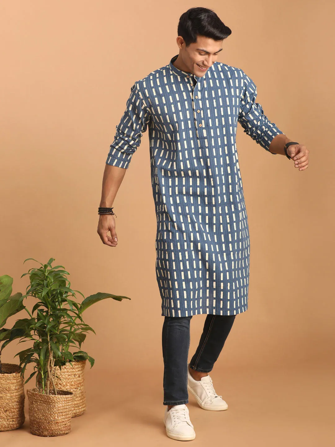 SHVAAS By VASTRAMAY Men's Blue Rubber Print Cotton Kurta