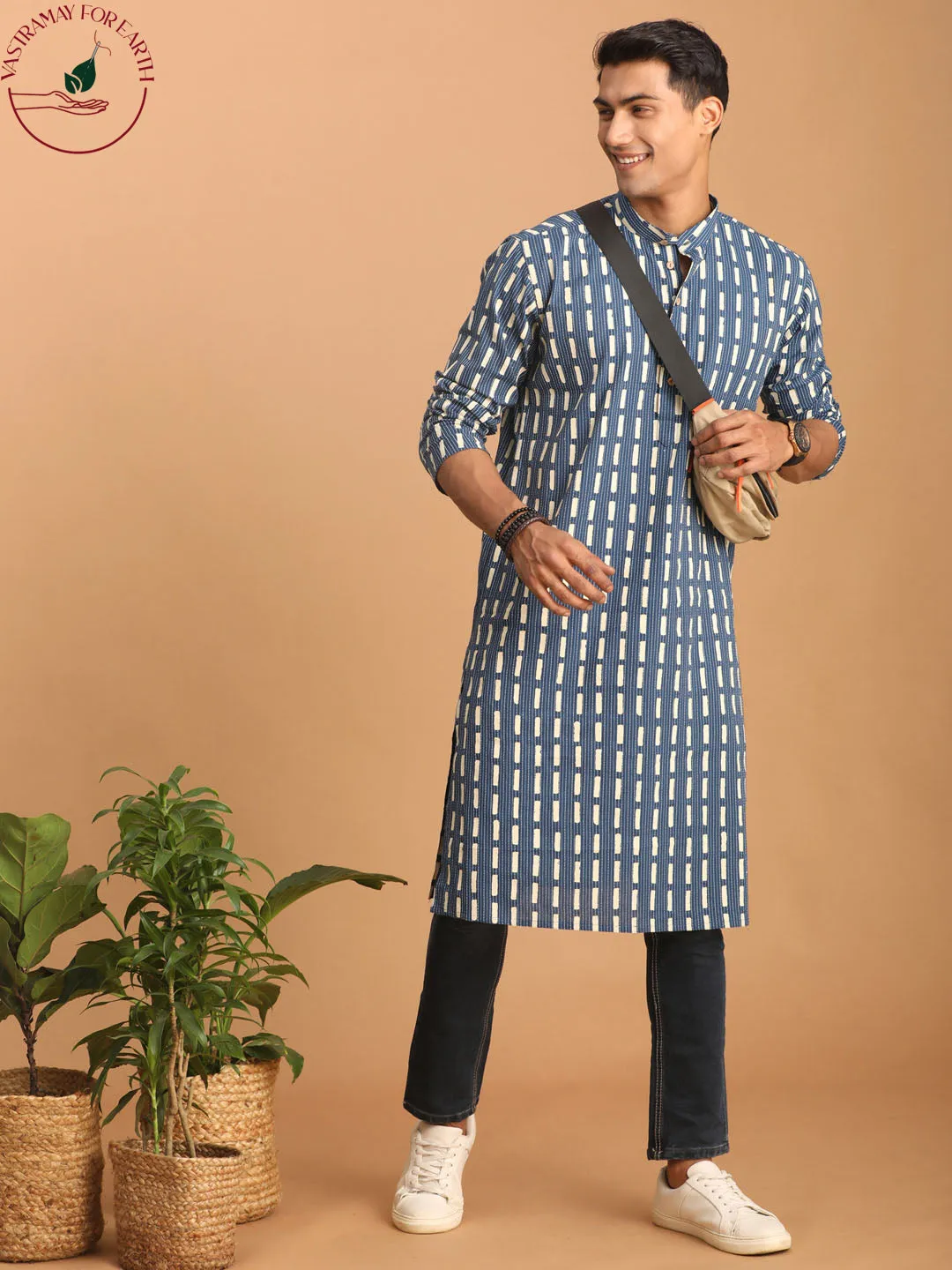 SHVAAS By VASTRAMAY Men's Blue Rubber Print Cotton Kurta