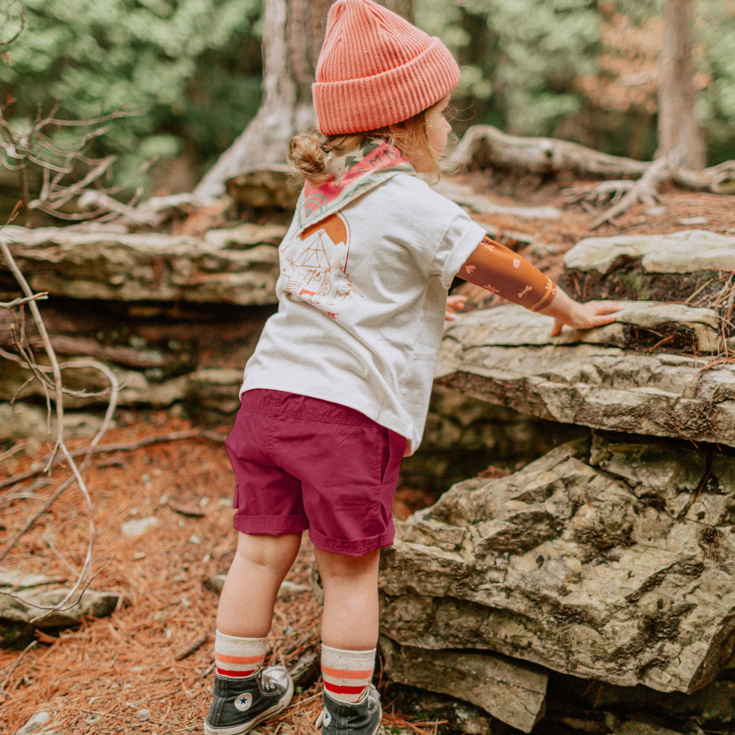 T-shirt brun avec motifs à manches longues en jersey, bébé || Brown patterned long-sleeves t-shirt in jersey, baby